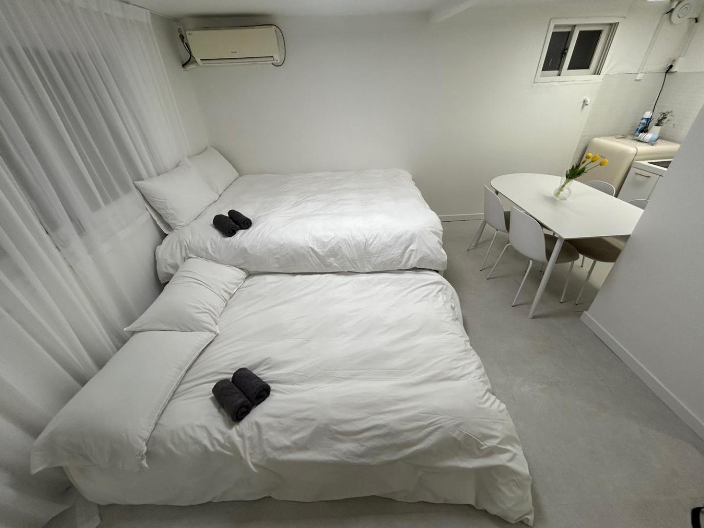 Tweepersoonskamer met 1 of 2 Bedden en Eigen Badkamer