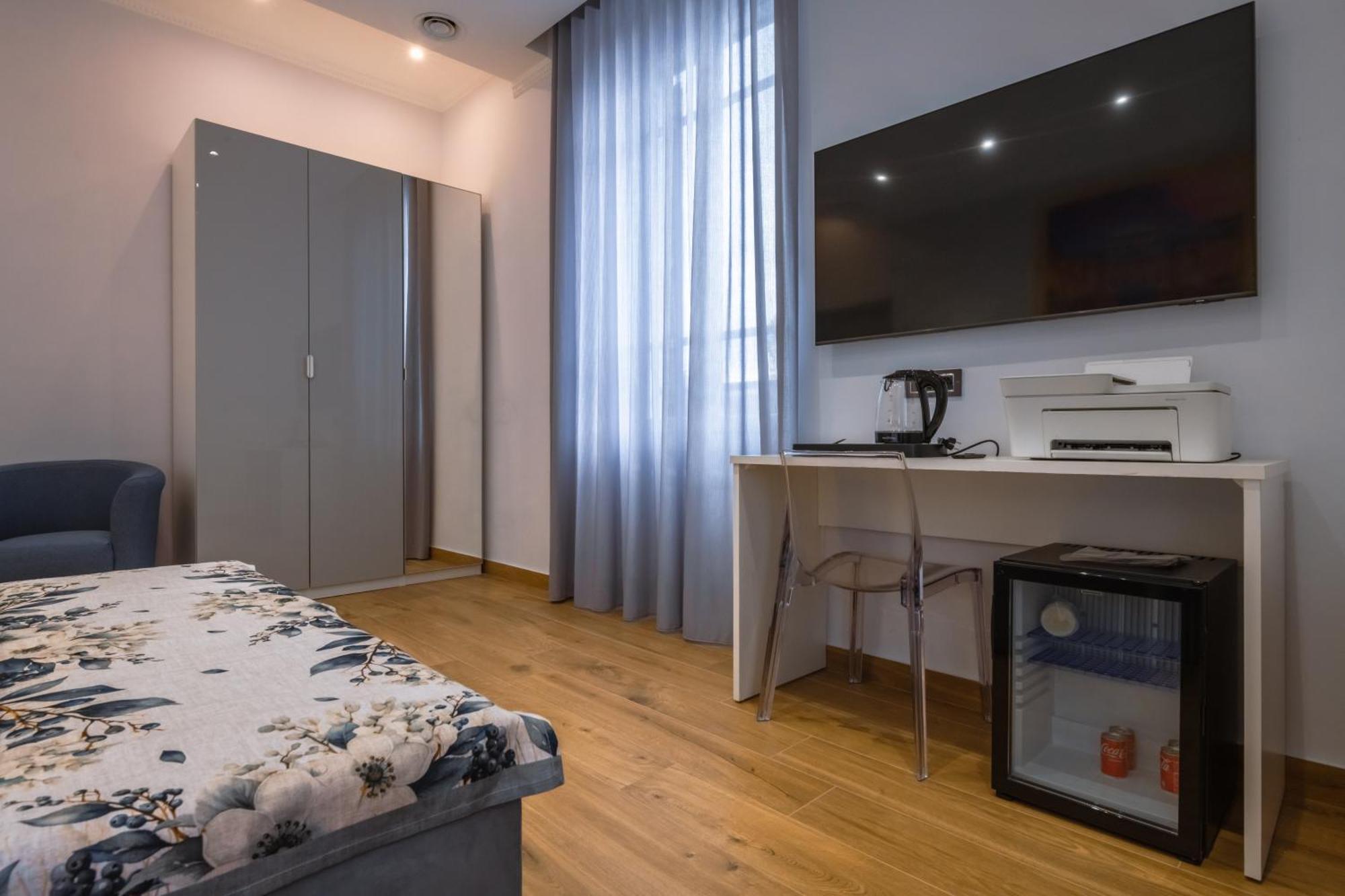 Deluxe King Suite