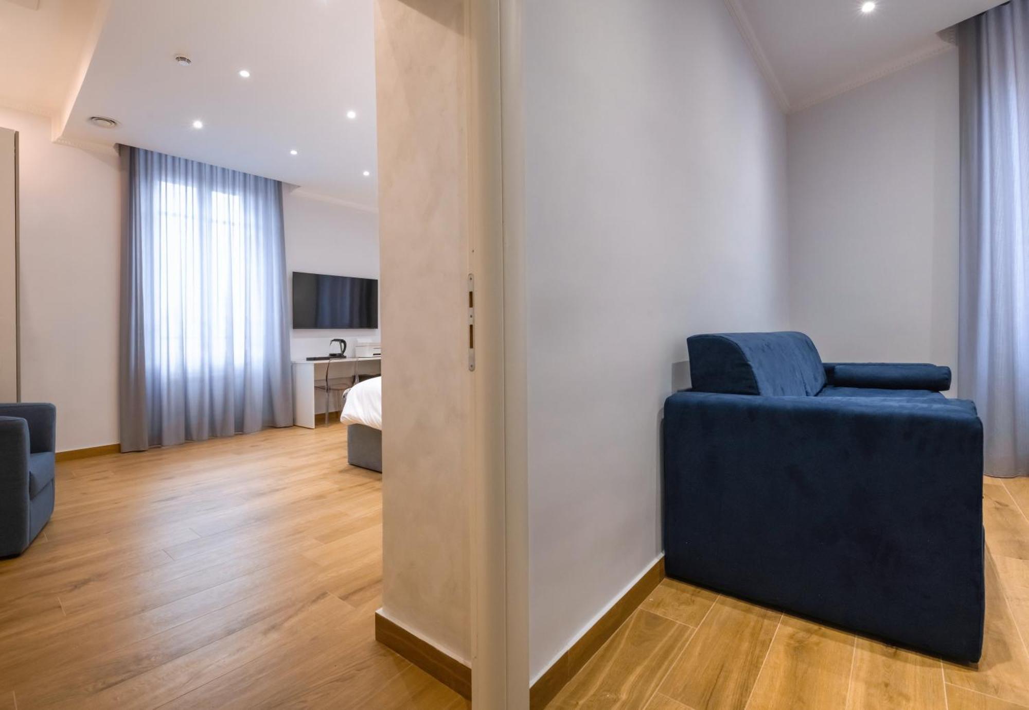 Deluxe King Suite
