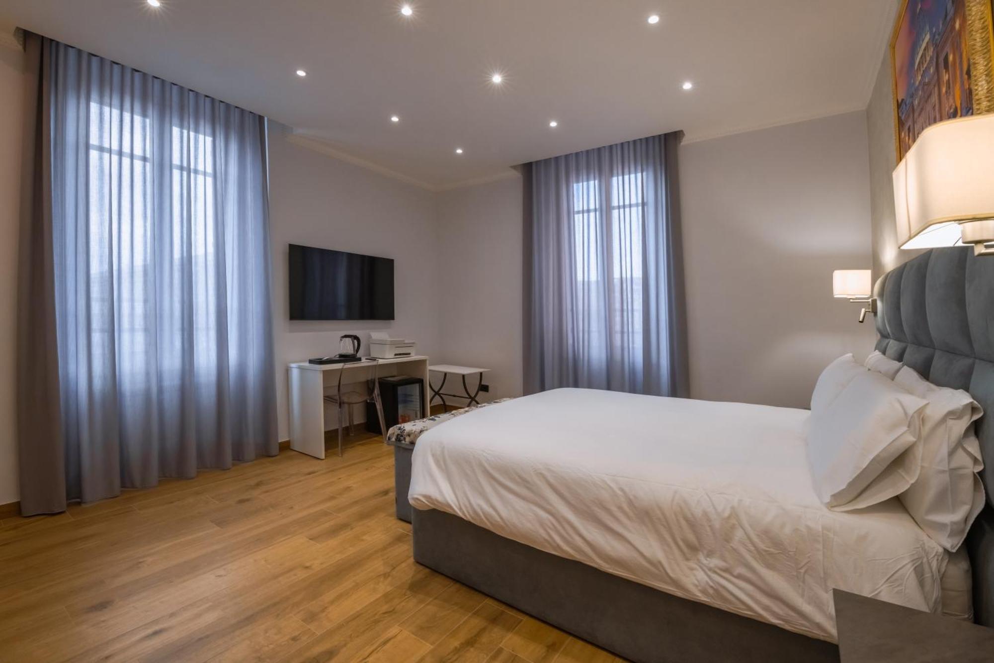 Deluxe King Suite