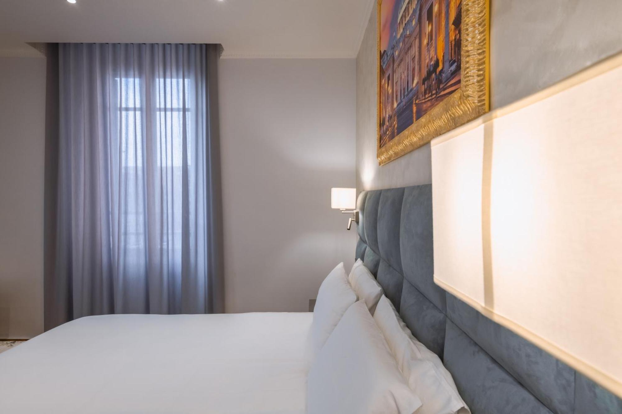 Deluxe King Suite