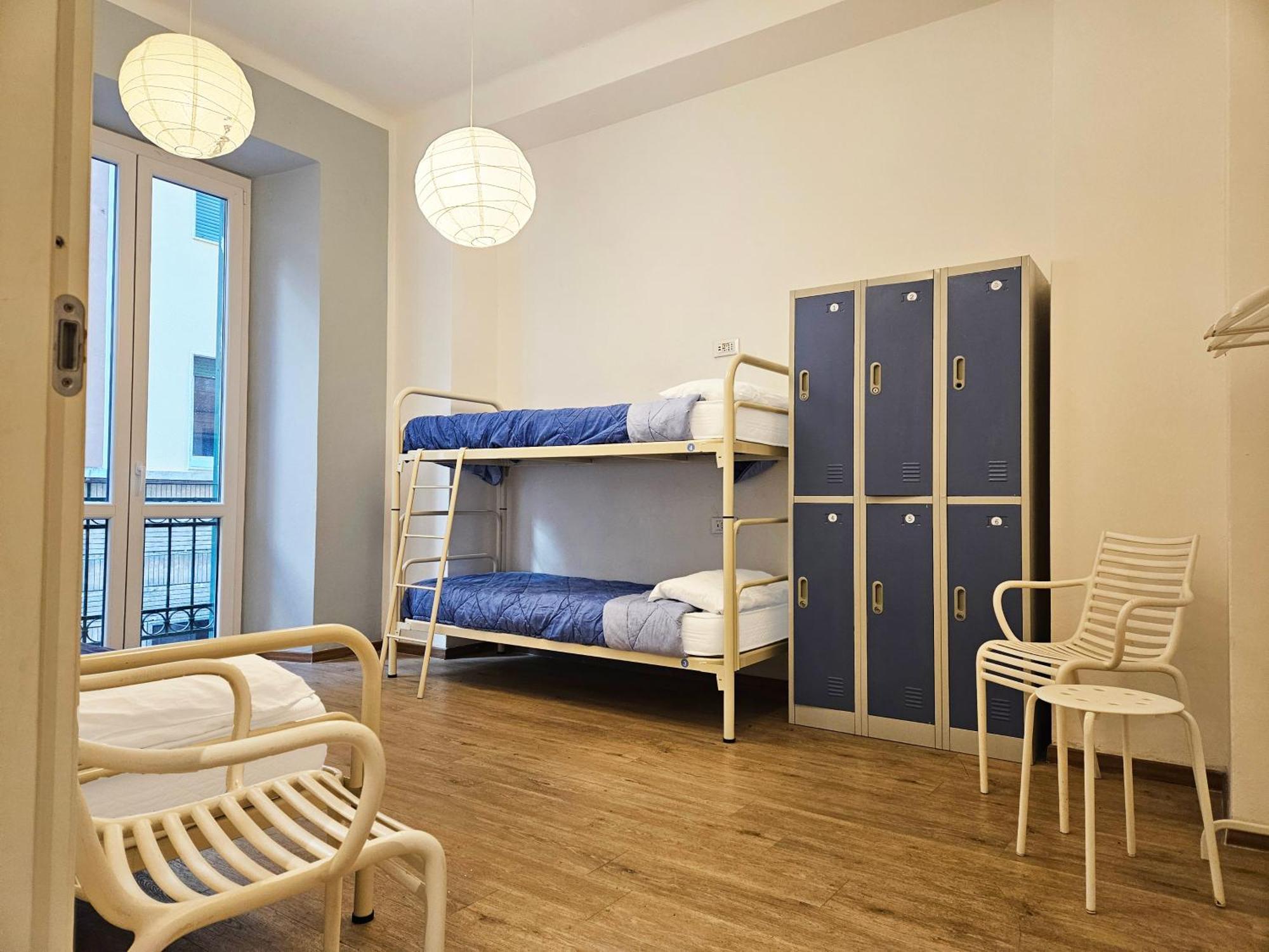 Camera Tripla con Bagno in Comune