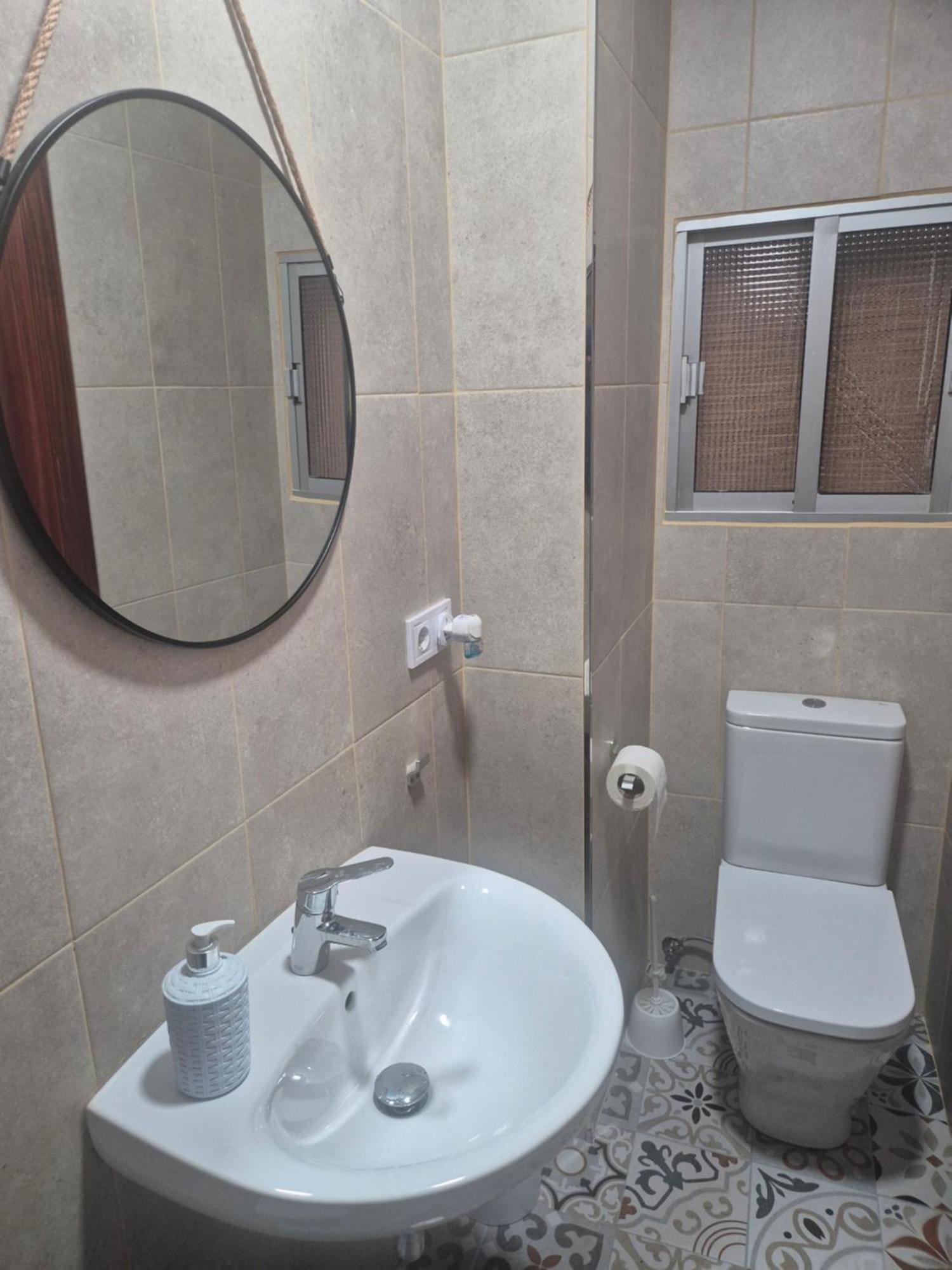 Double or Twin Room with Shared Bathroom,1648896837:JPEG