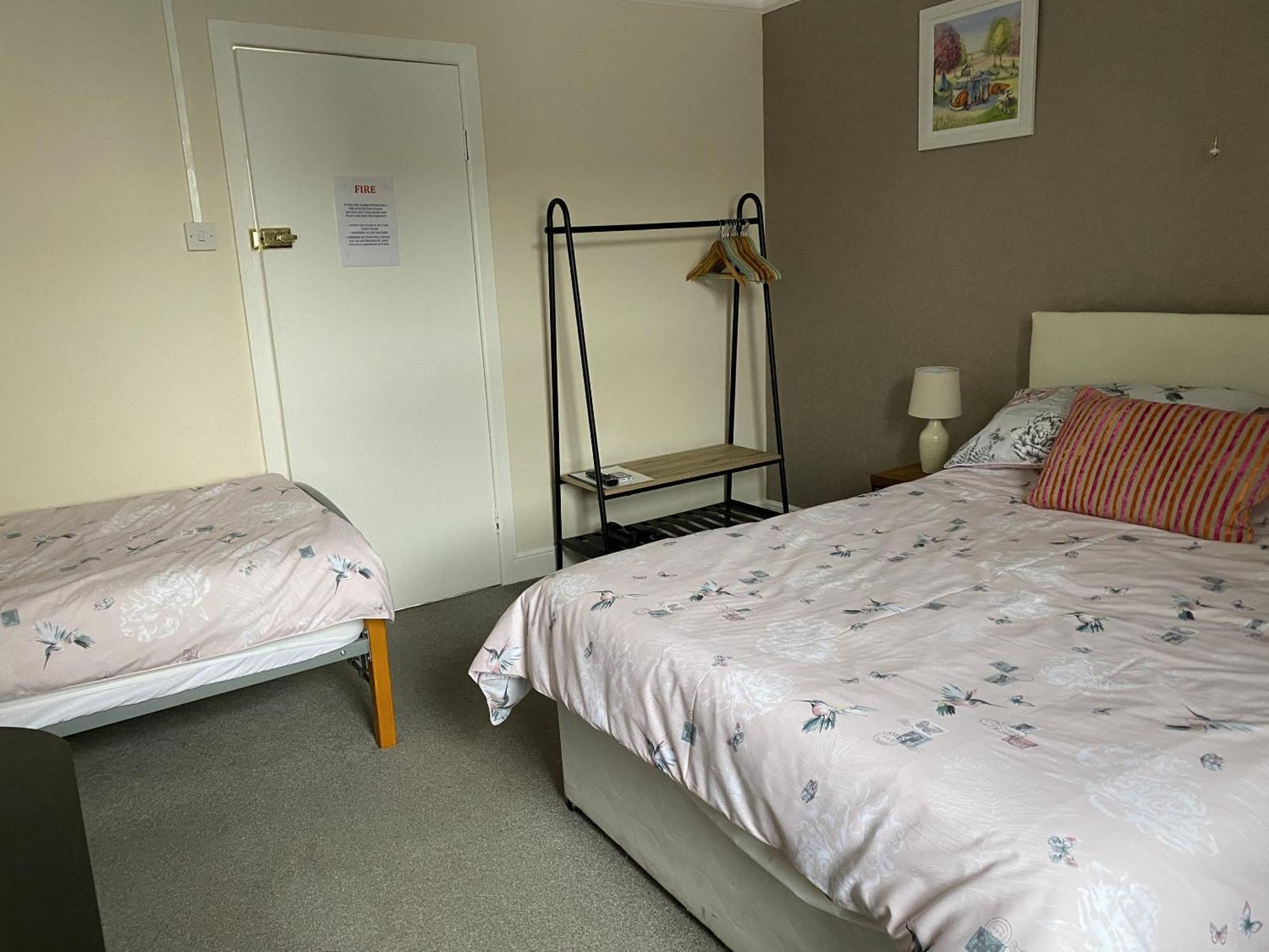 Grote Kamer met 2 Bedden