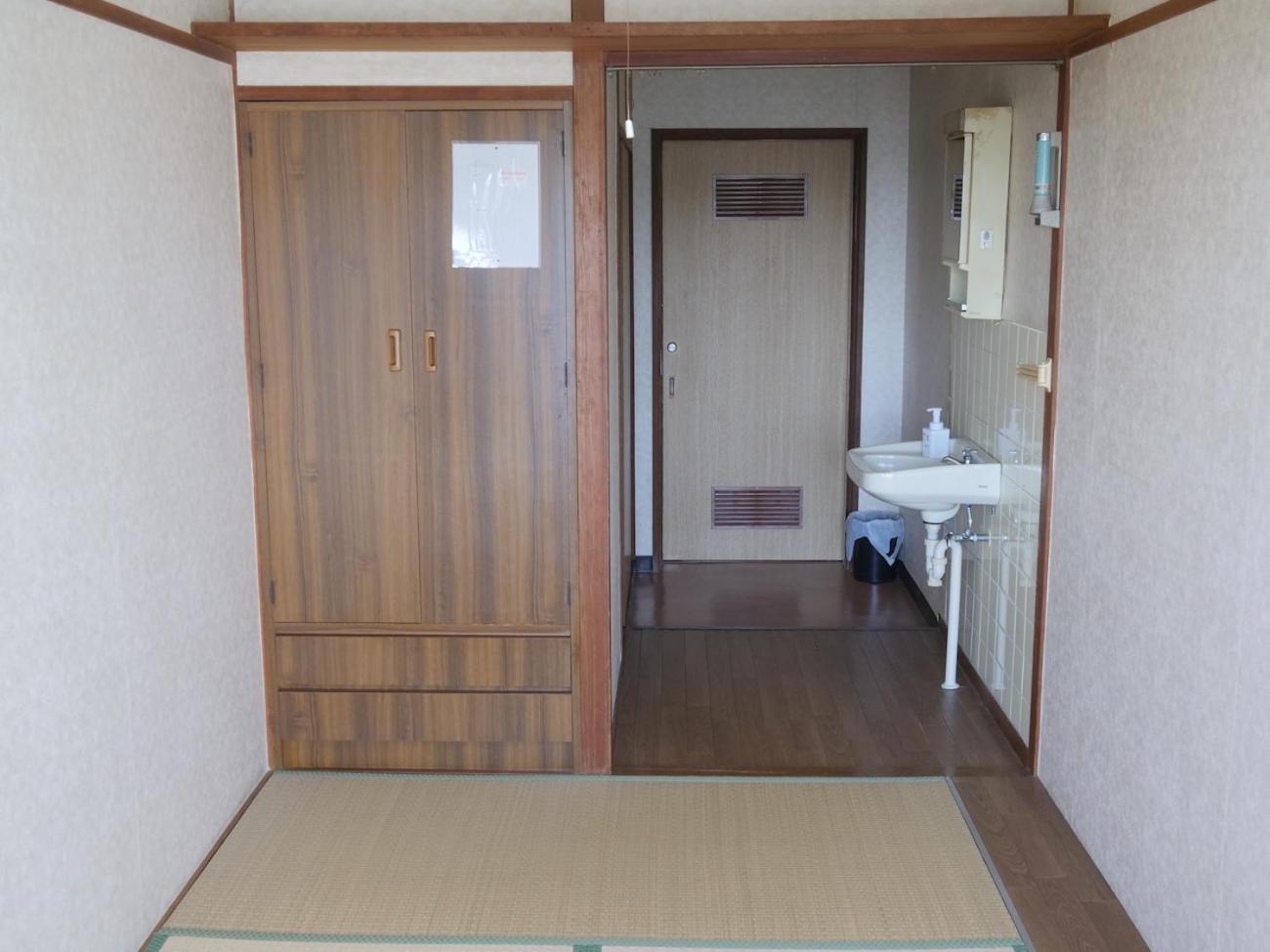 Japanese-Style Room