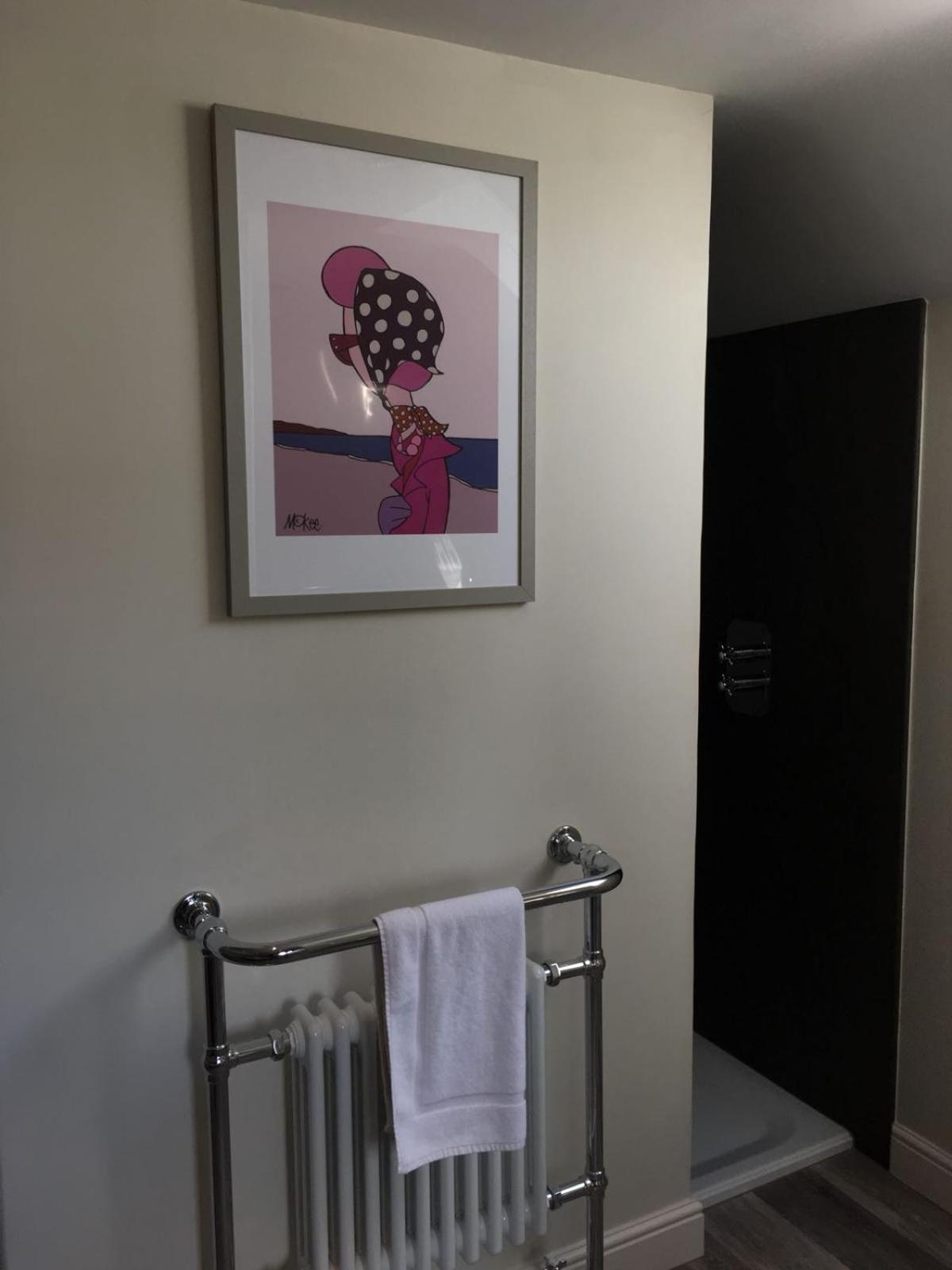 Room #187661704,1650001551:JPEG