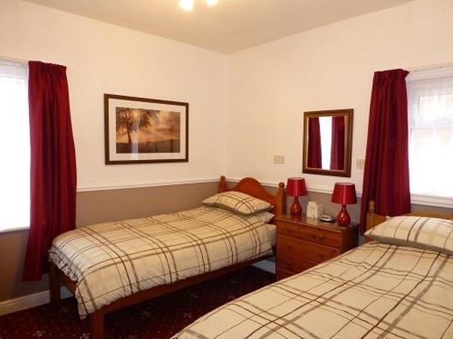 Twin Room with Private Bathroom