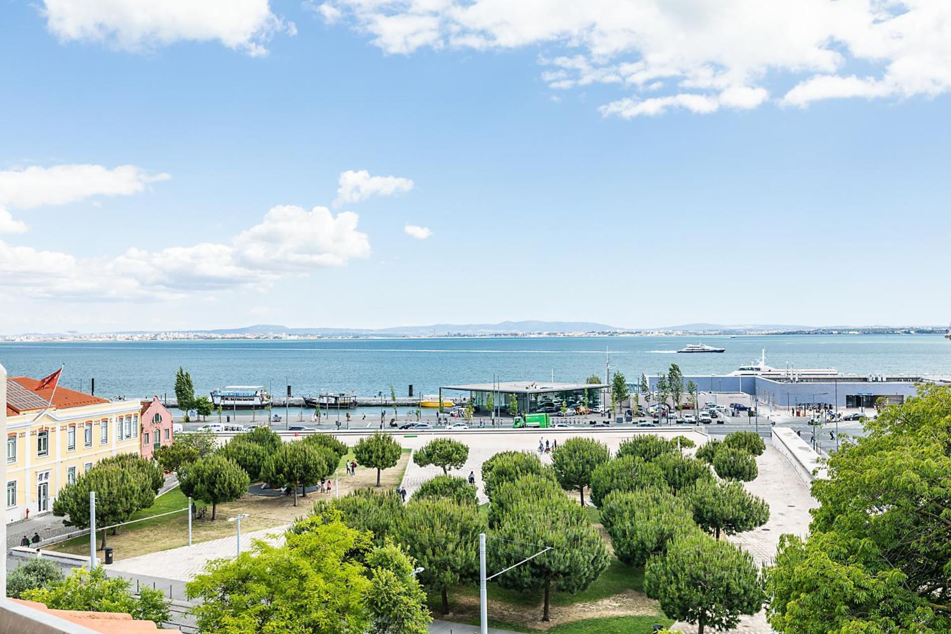 Suite Superior con zona de cocina y vistas al río