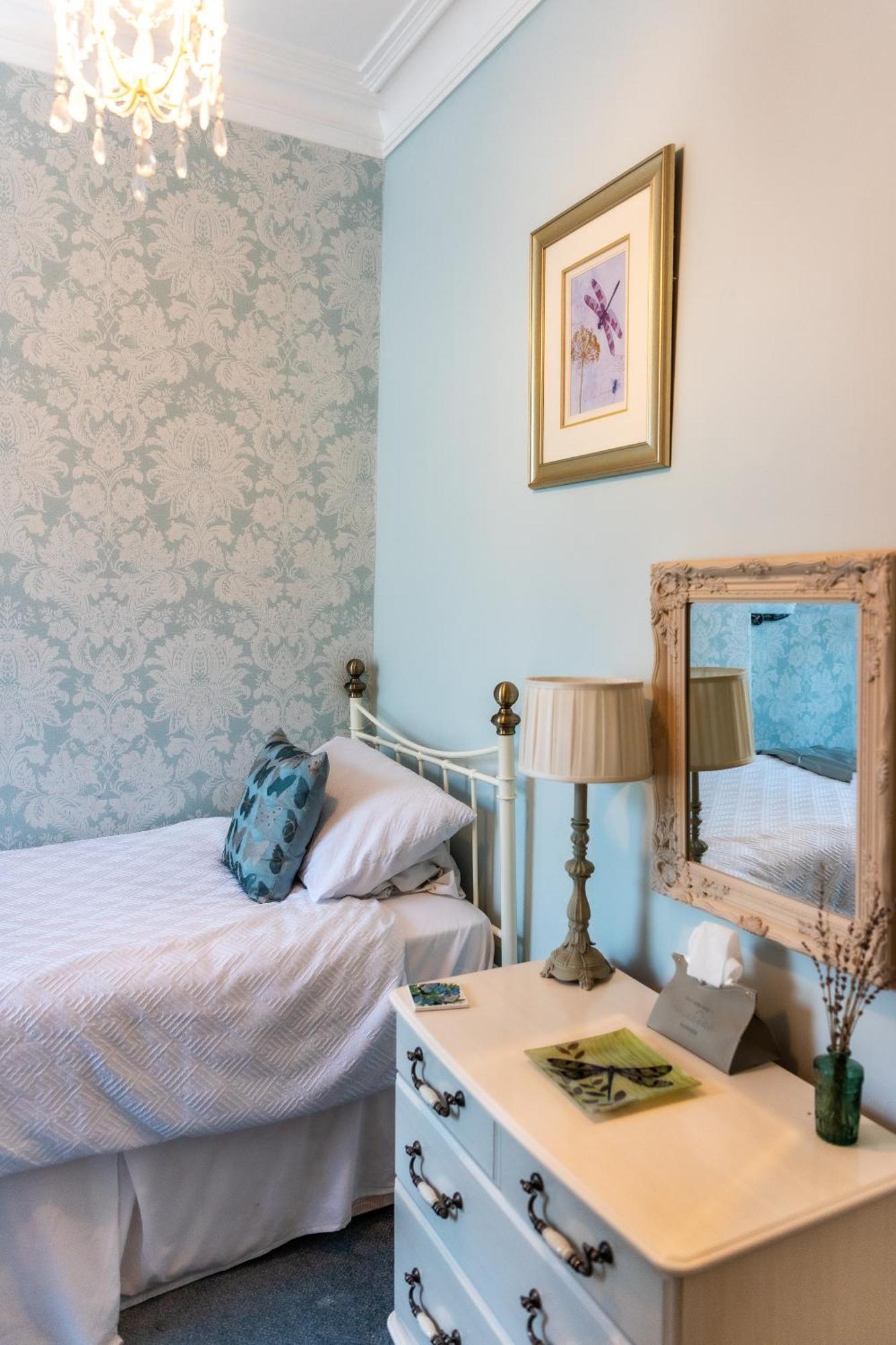 Single Room,1658076810:JPEG