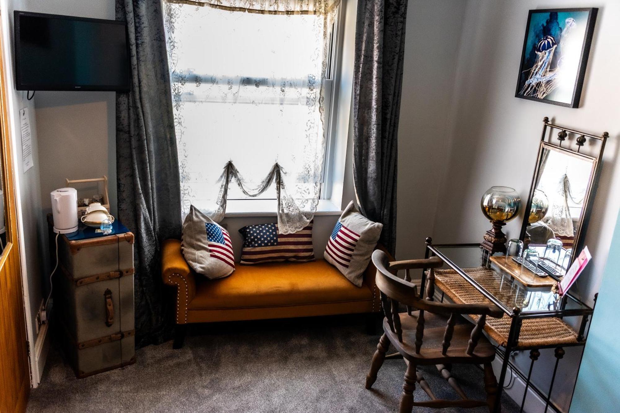 Double Room,1658076808:JPEG