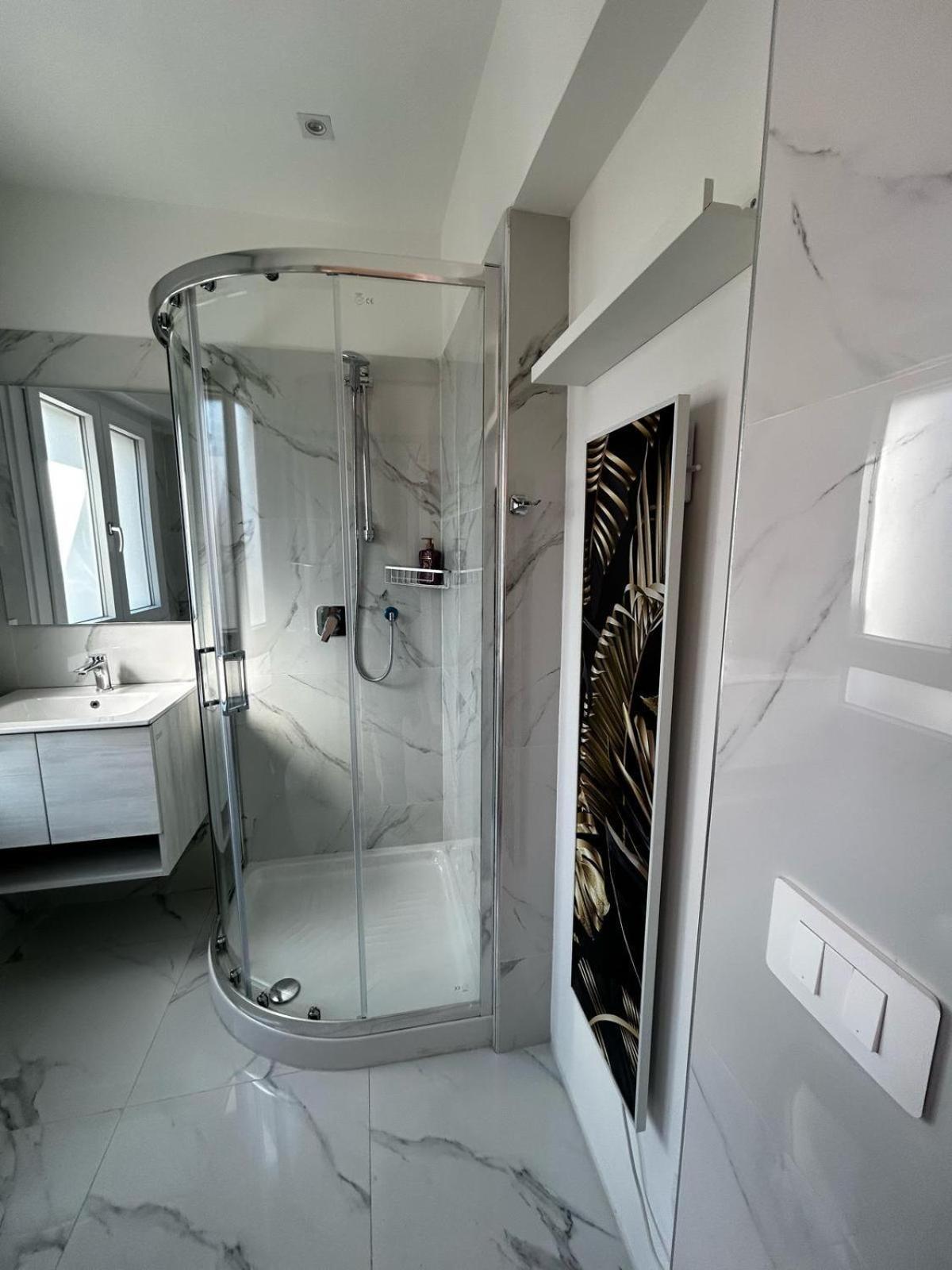 Camera Familiare con Bagno Privato