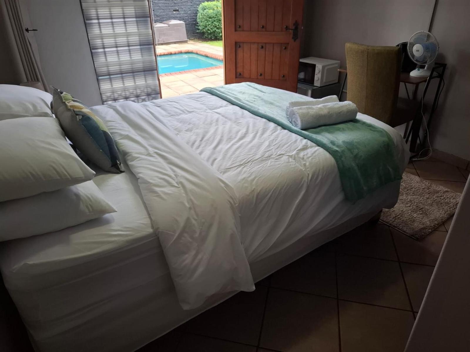 Queen Room with Pool View