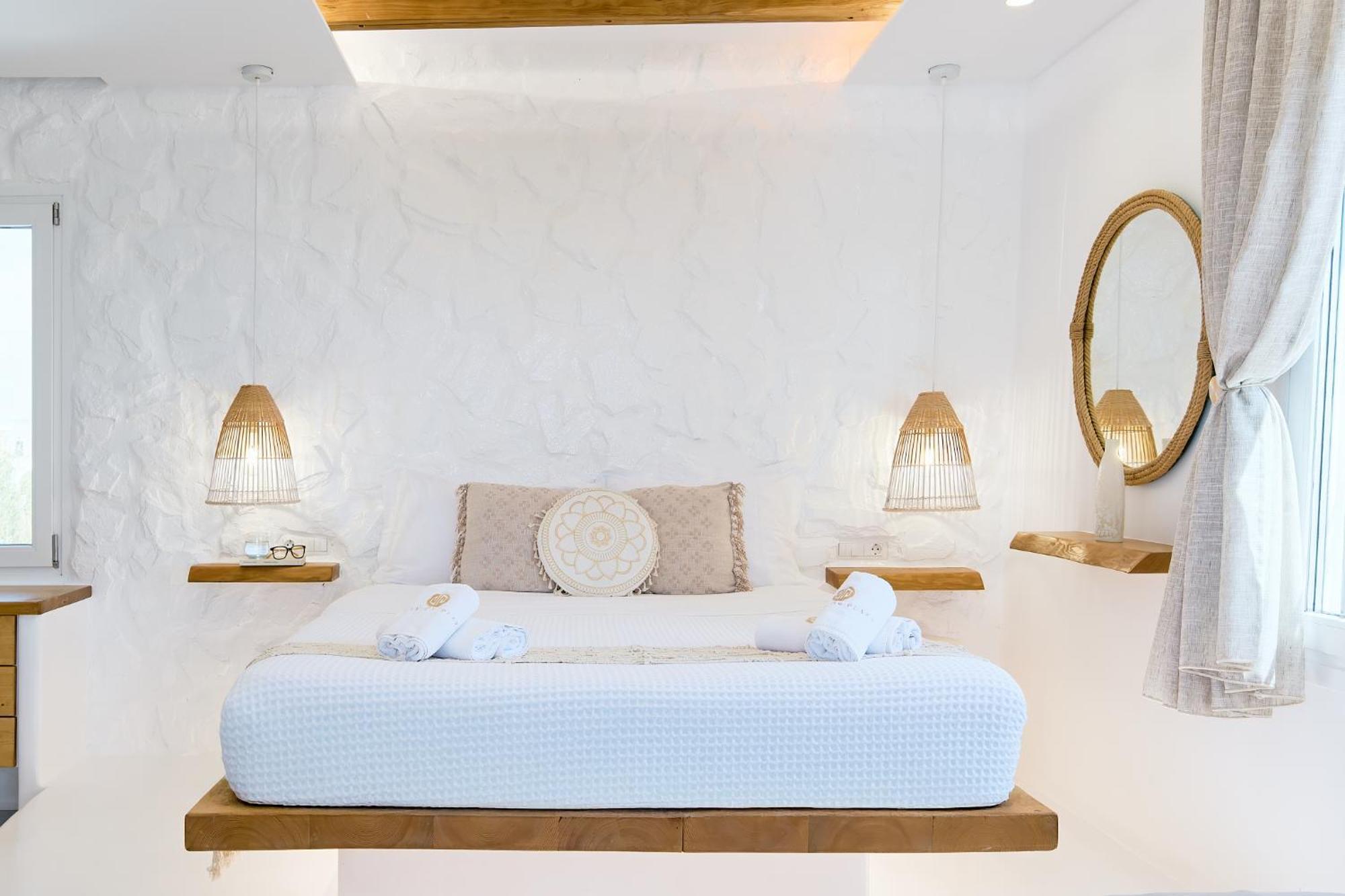 Superior Triple Room with sea view and jacuzzi,1661166040:JPEG