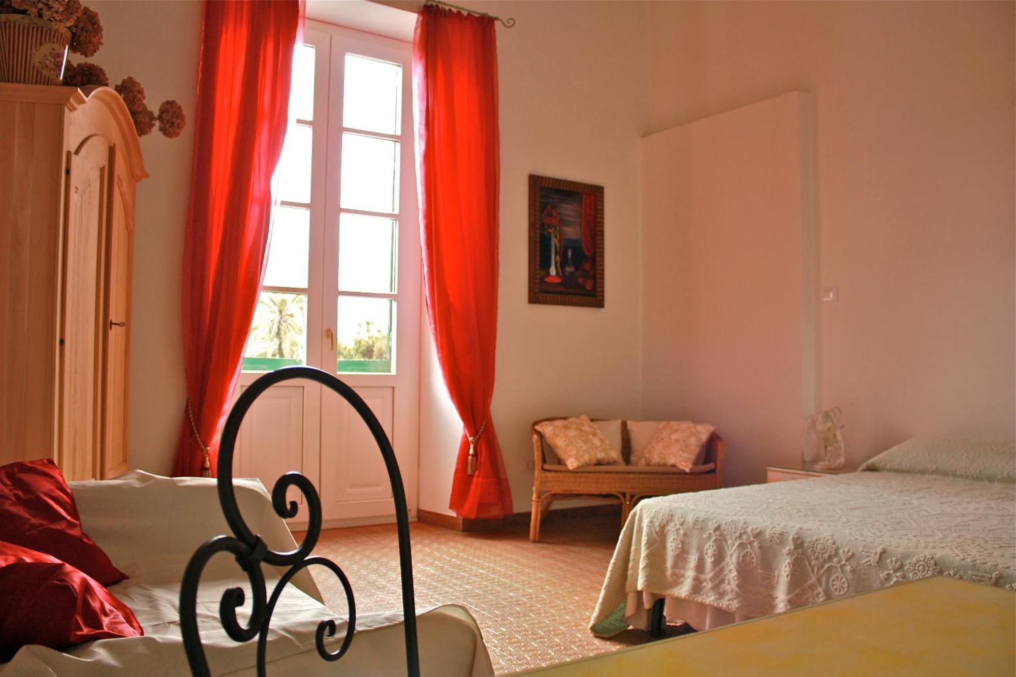 Camera Matrimoniale/Doppia con Letti Singoli con Bagno Privato Esterno
