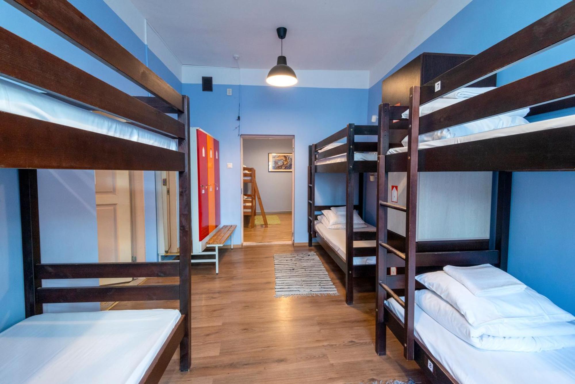 Single Bed 10-Bed Dormitory Room