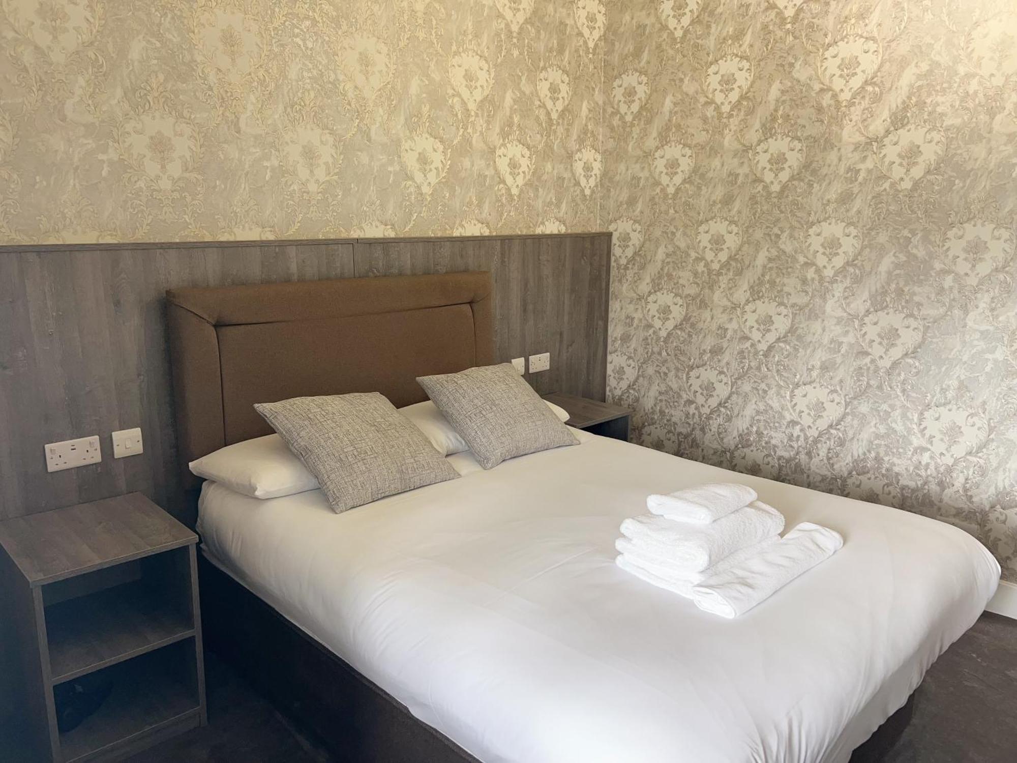 Deluxe Double Room,1664649134:JPEG