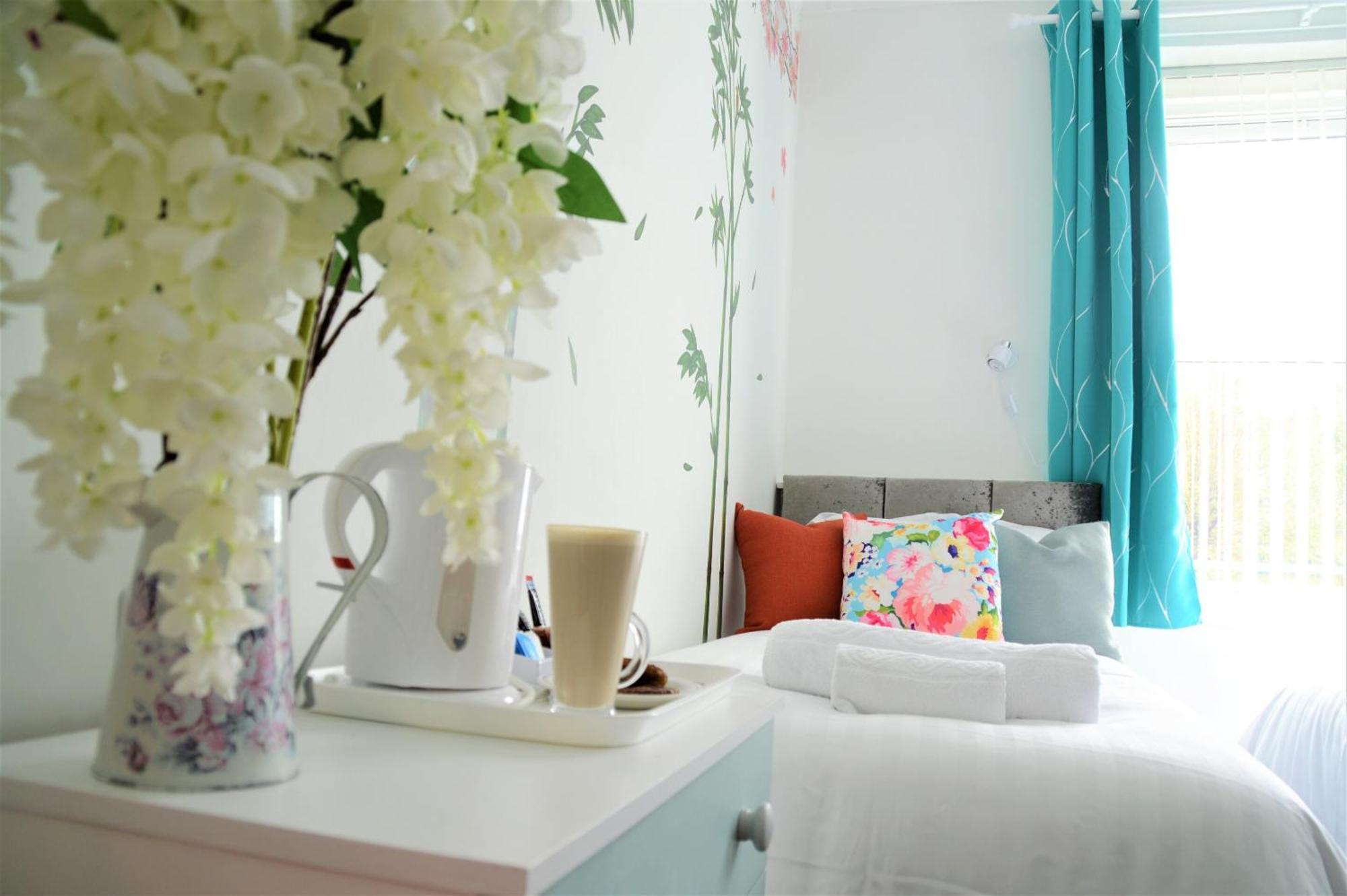 Twin Room with Private Bathroom