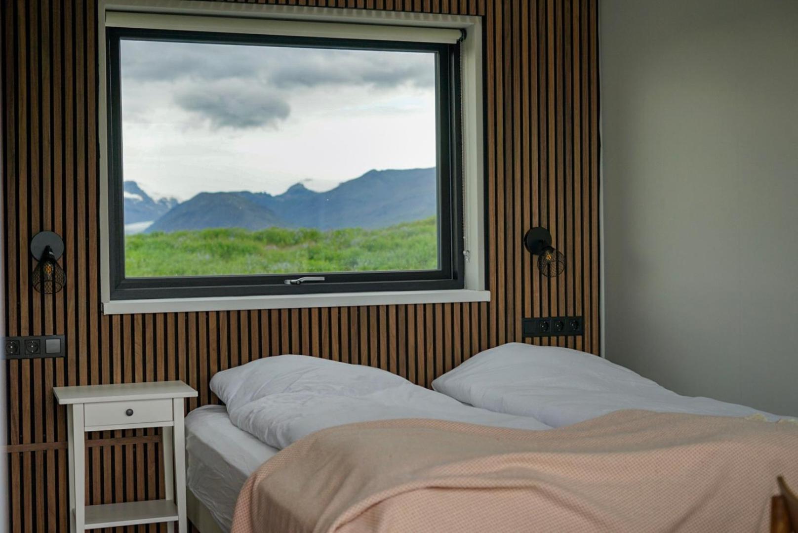 Double or Twin Room with Mountain View