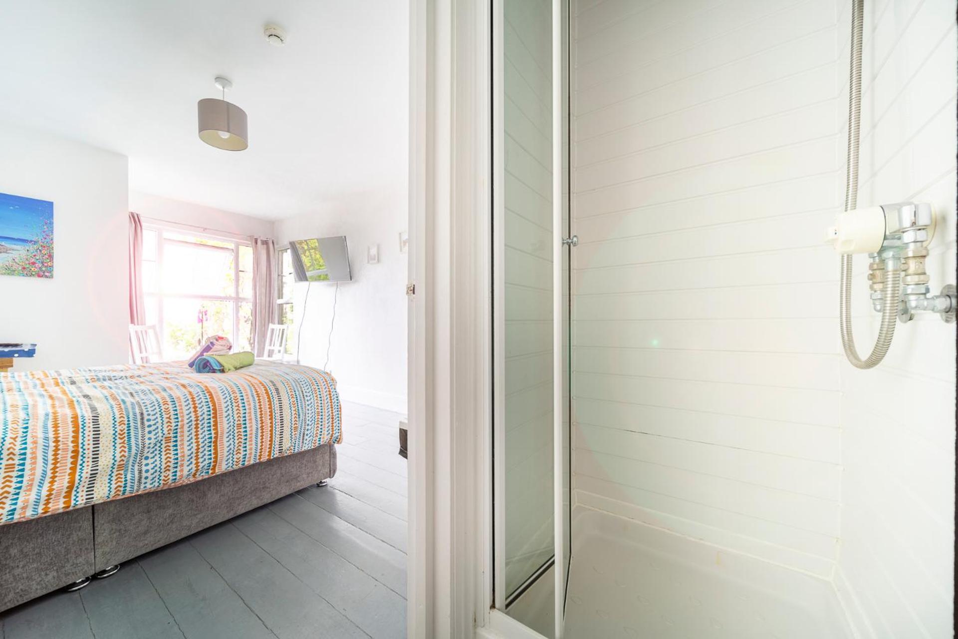 Double Room,1666745101:JPEG