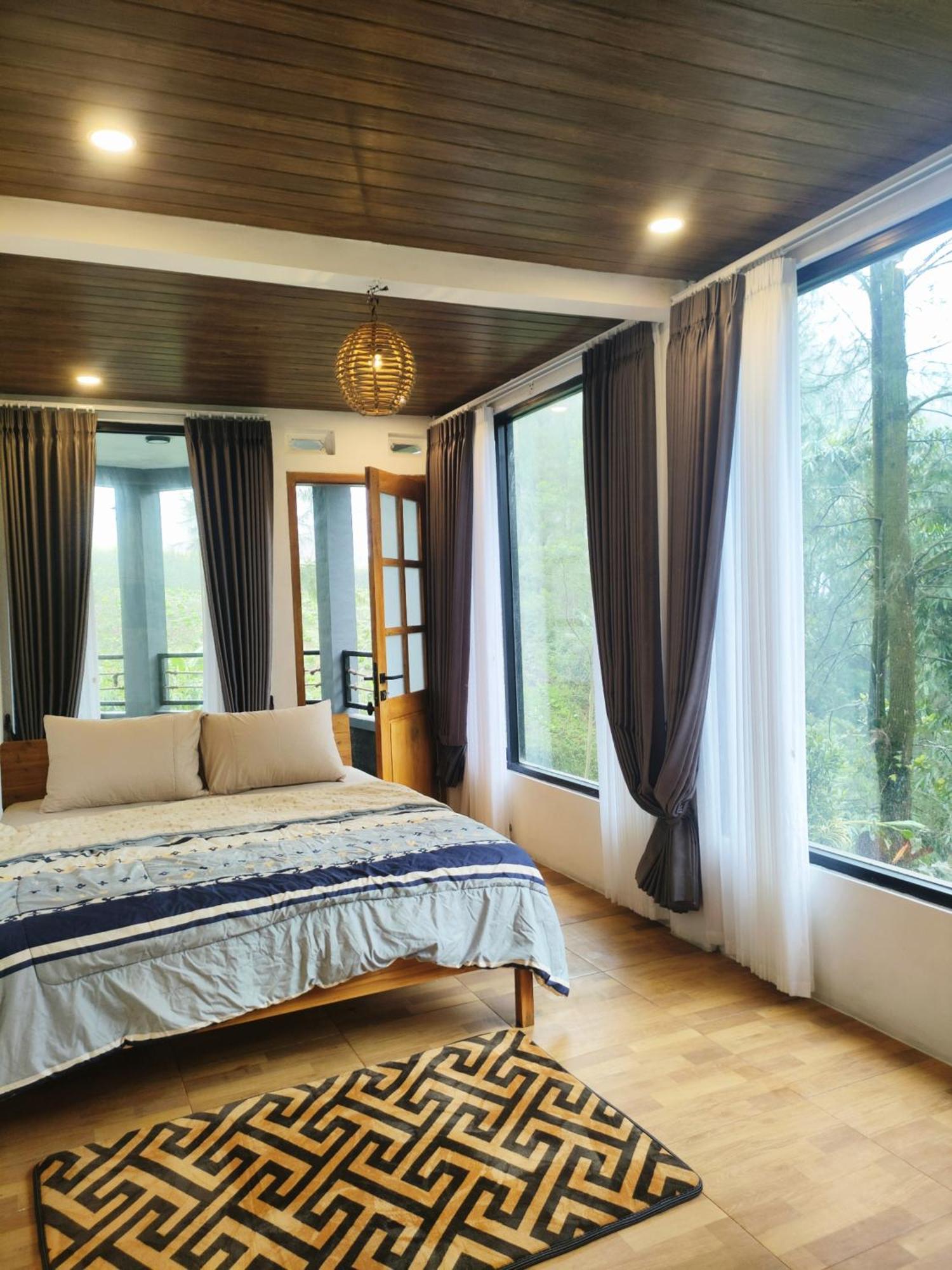 Queen Room with Garden View