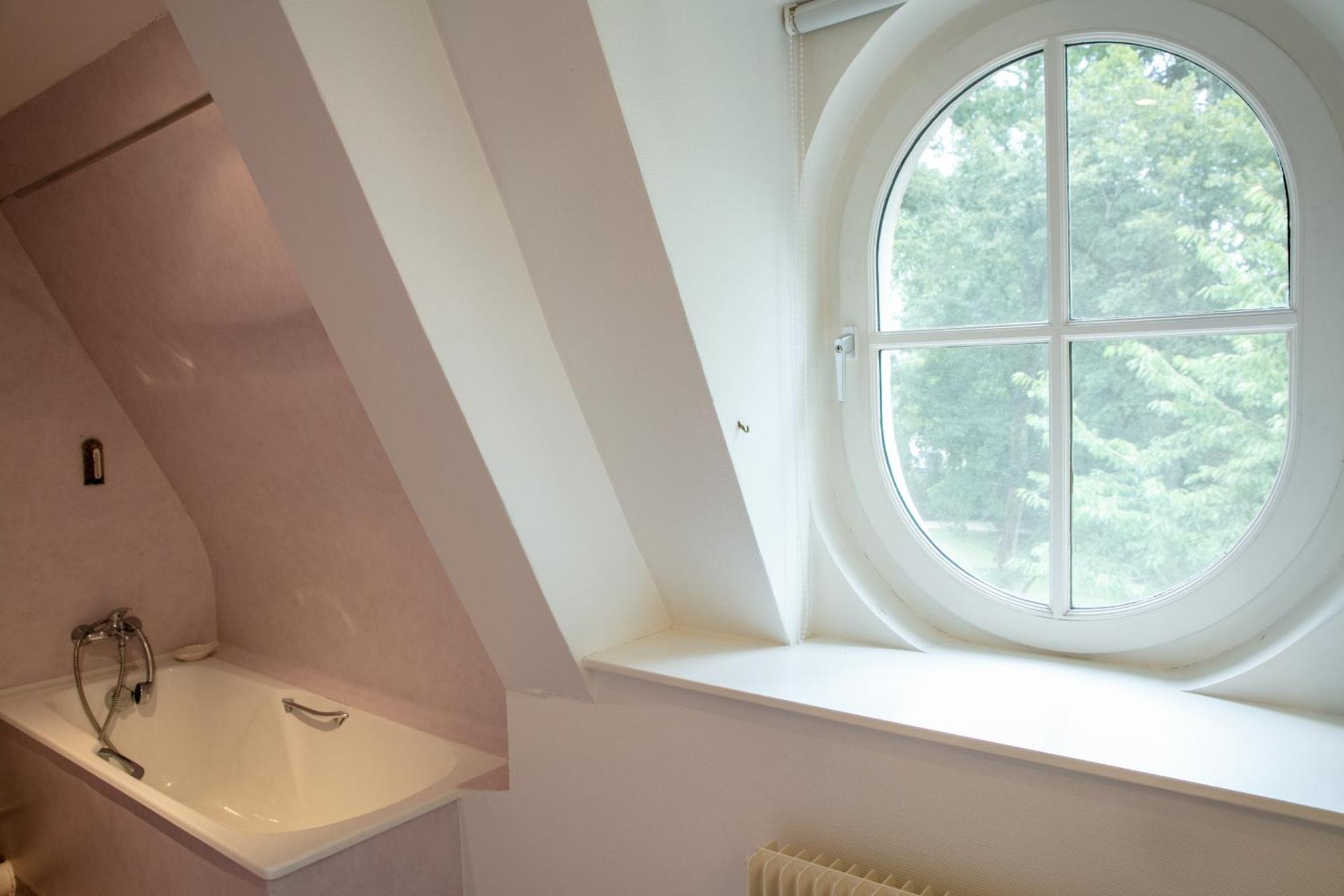 Chambre Lit Queen-Size - Vue sur Jardin
