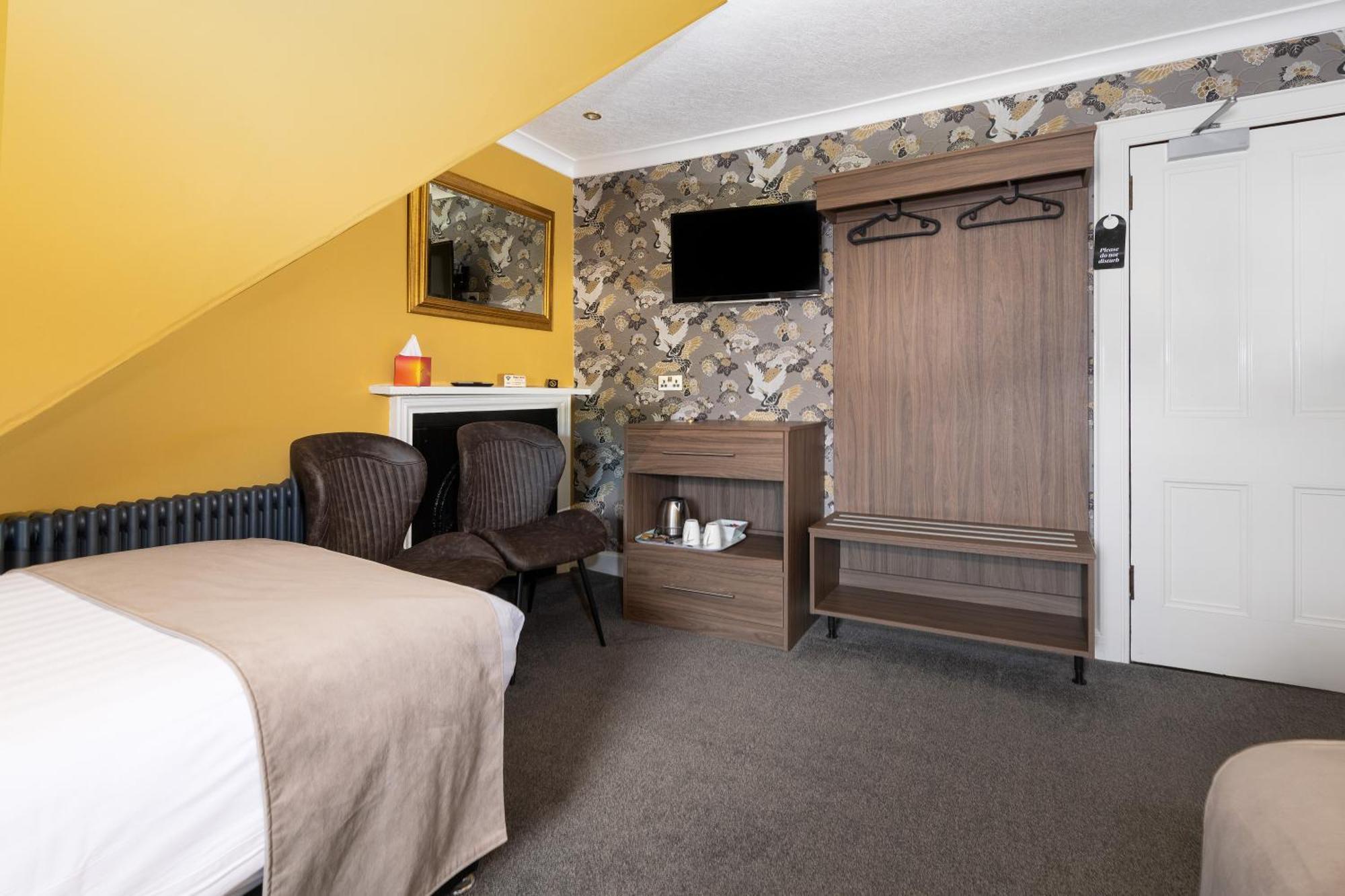 Standard Twin Room