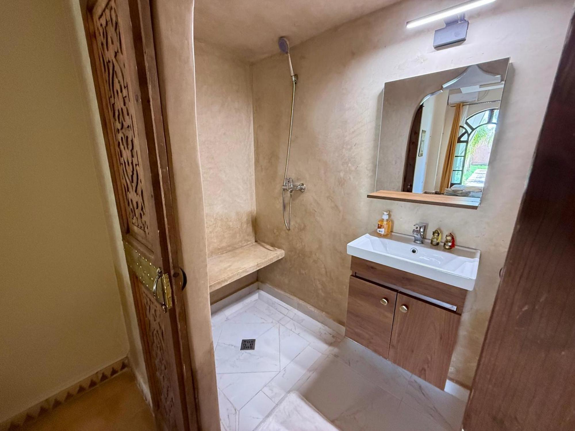 Habitación Doble Deluxe con ducha