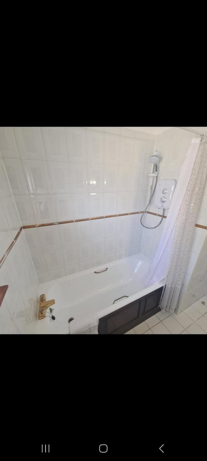 Single Room with Private External Bathroom