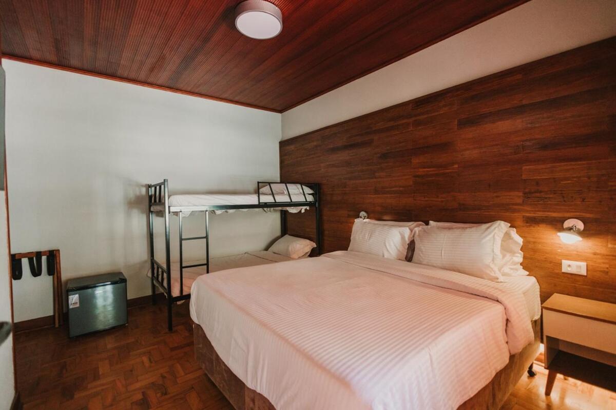 Habitación Cuádruple - vistas al jardín