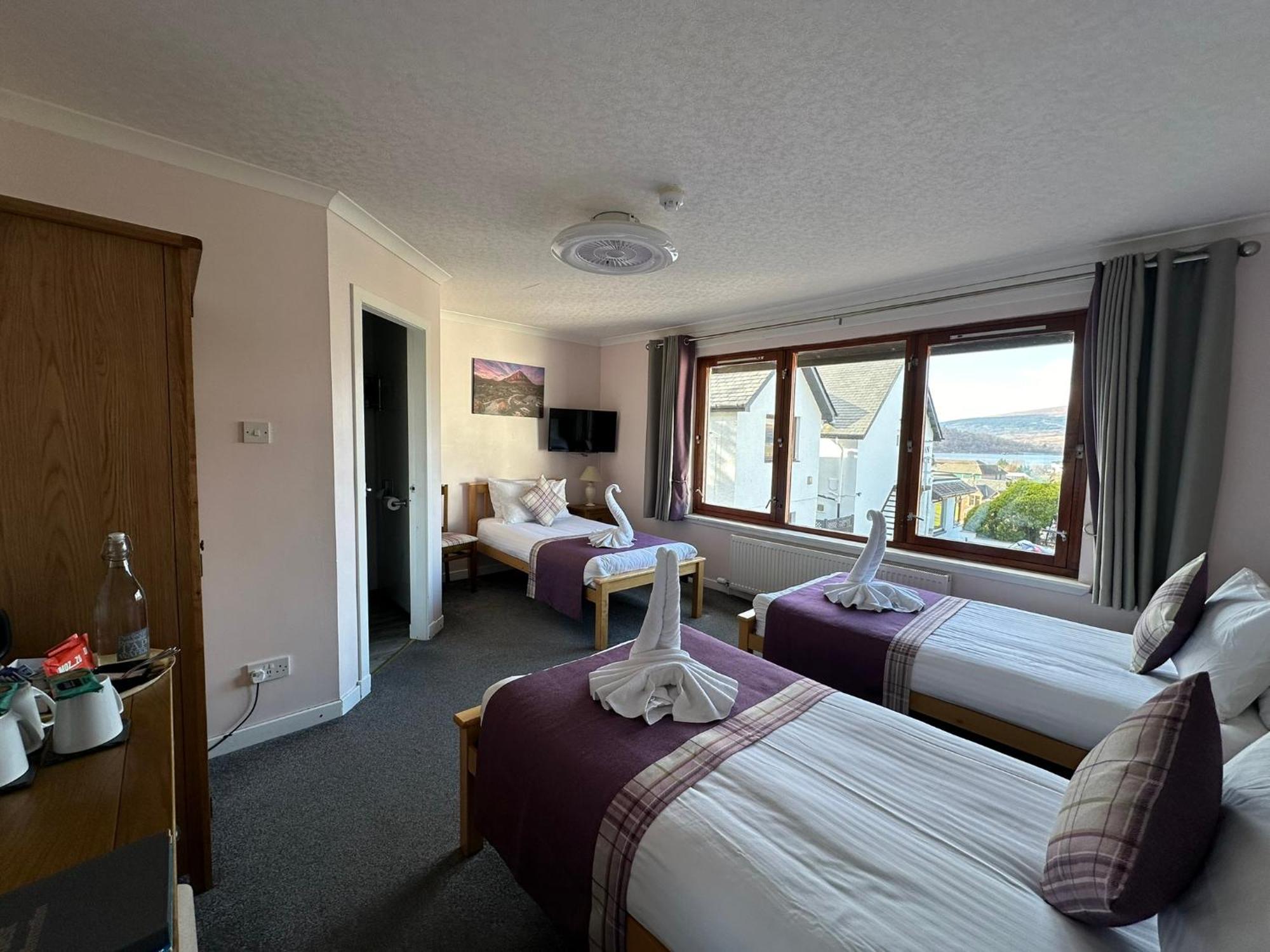 Standard Triple Room with Sea View