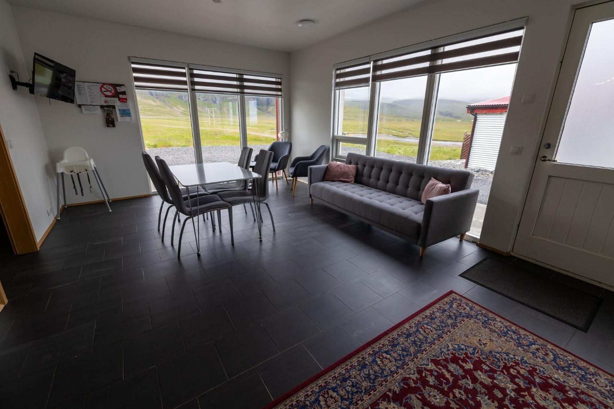 Two bedroom apartment with Kirkjufell Mountain View