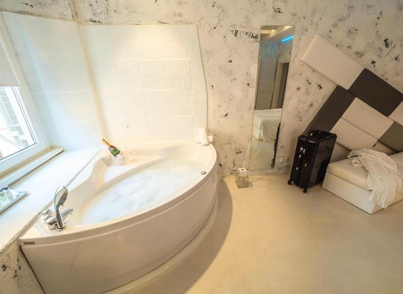 Suite Spa Bath