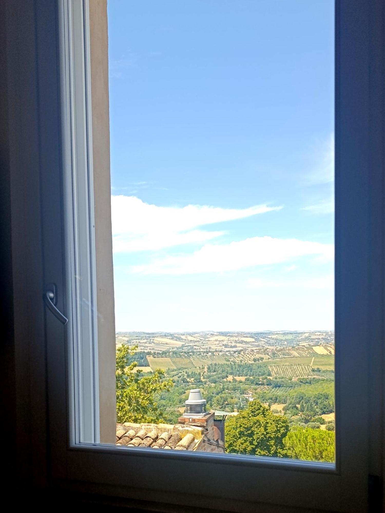 Camera Matrimoniale con Vista Montagna