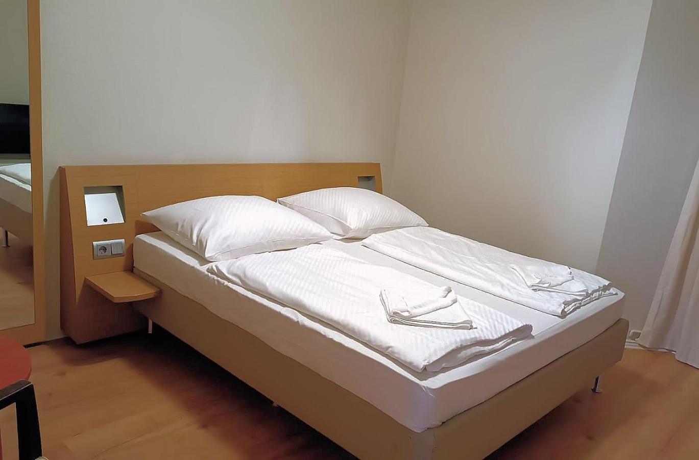 Three-Bedroom Standard Apartment,1698376670:JPEG