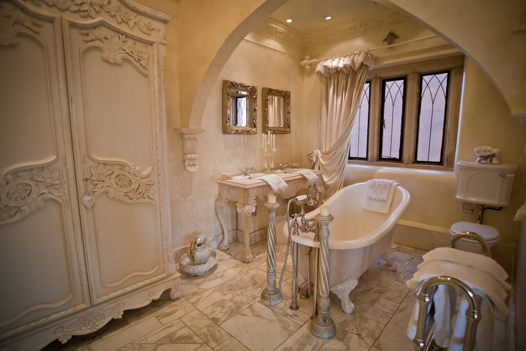 Queen Suite