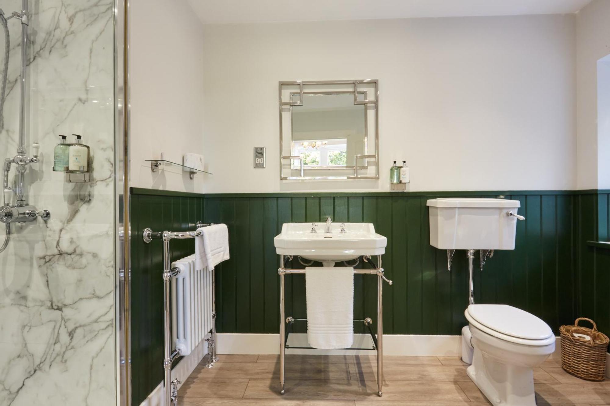 Deluxe King Room,1704889812:JPEG