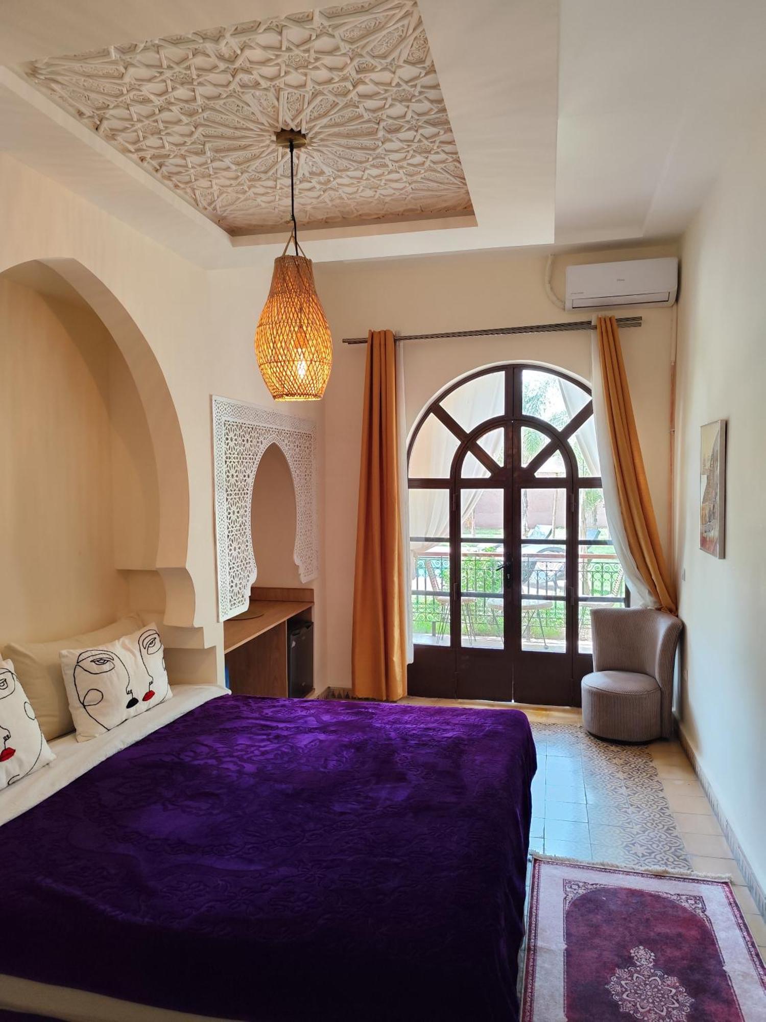 Habitación Doble con vistas a la piscina