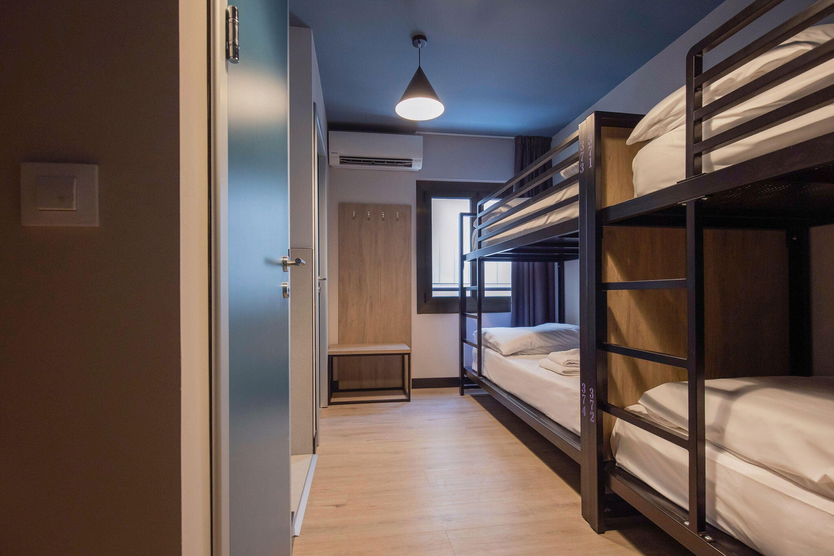 Quadruple Room Private Bathroom