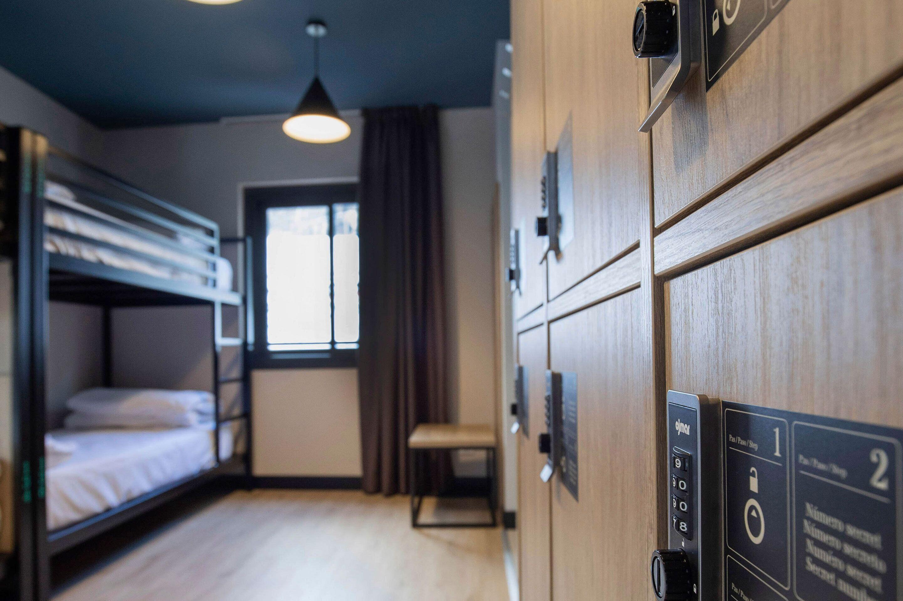 Bed 4-Bed Female Dormitory Room
