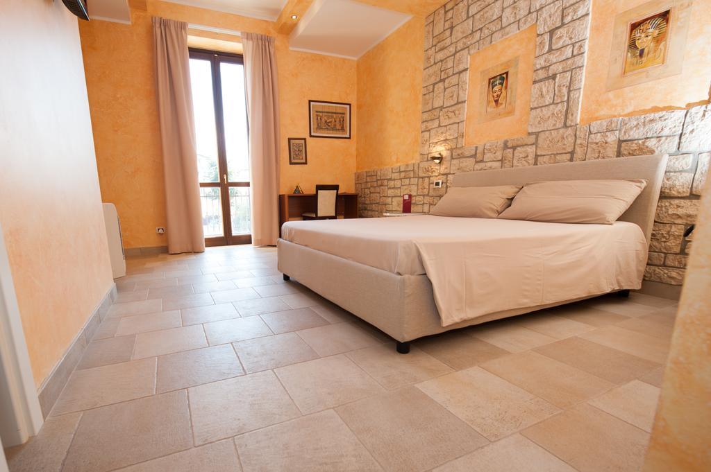 Large Double Room,171784254:JPEG