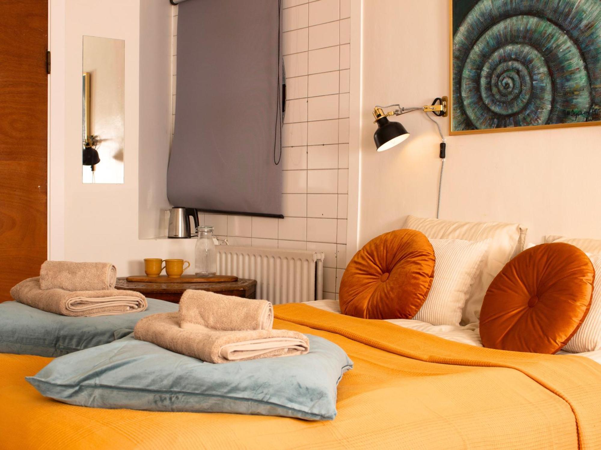 Double or Twin Room Private Bathroom