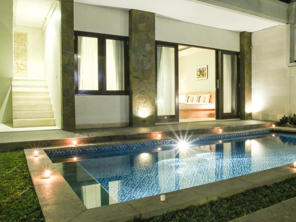 Junior Suite with Pool View