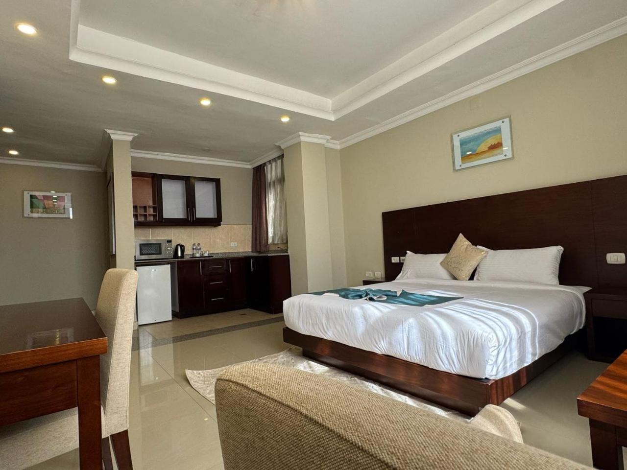 Deluxe King Room
