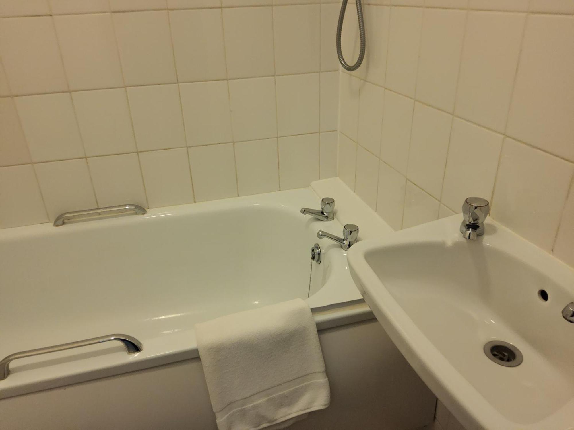 Single Room,1758272413:JPEG