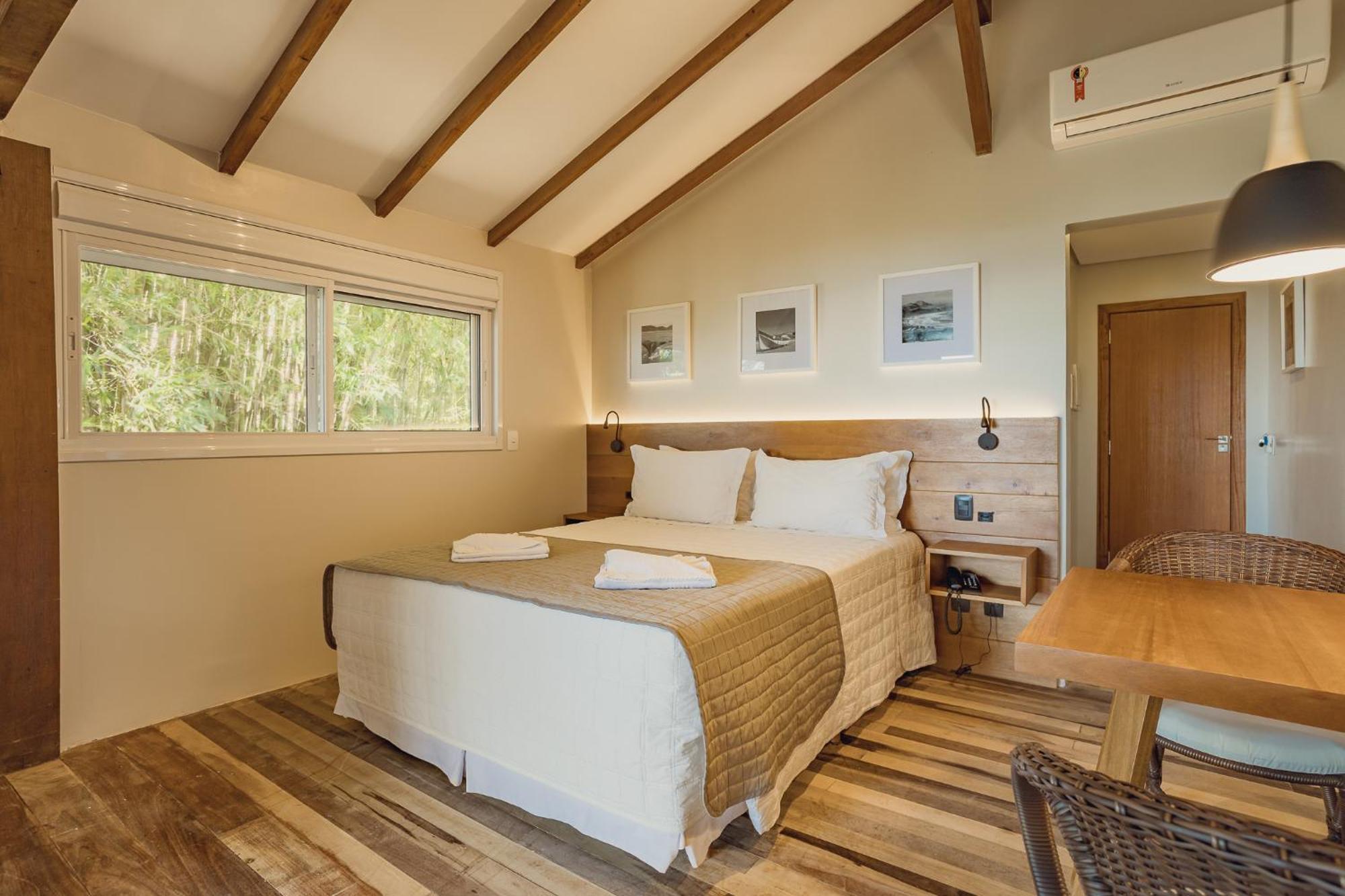 Deluxe Suite with Sea View