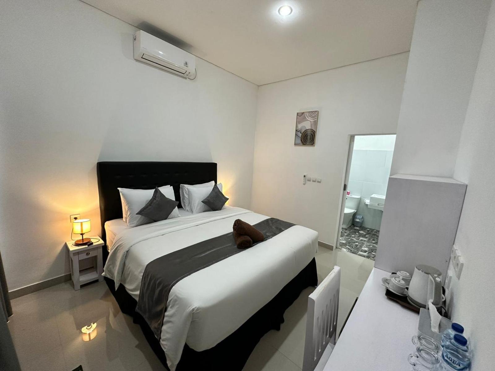Deluxe Double Room with Balcony and Sea View
