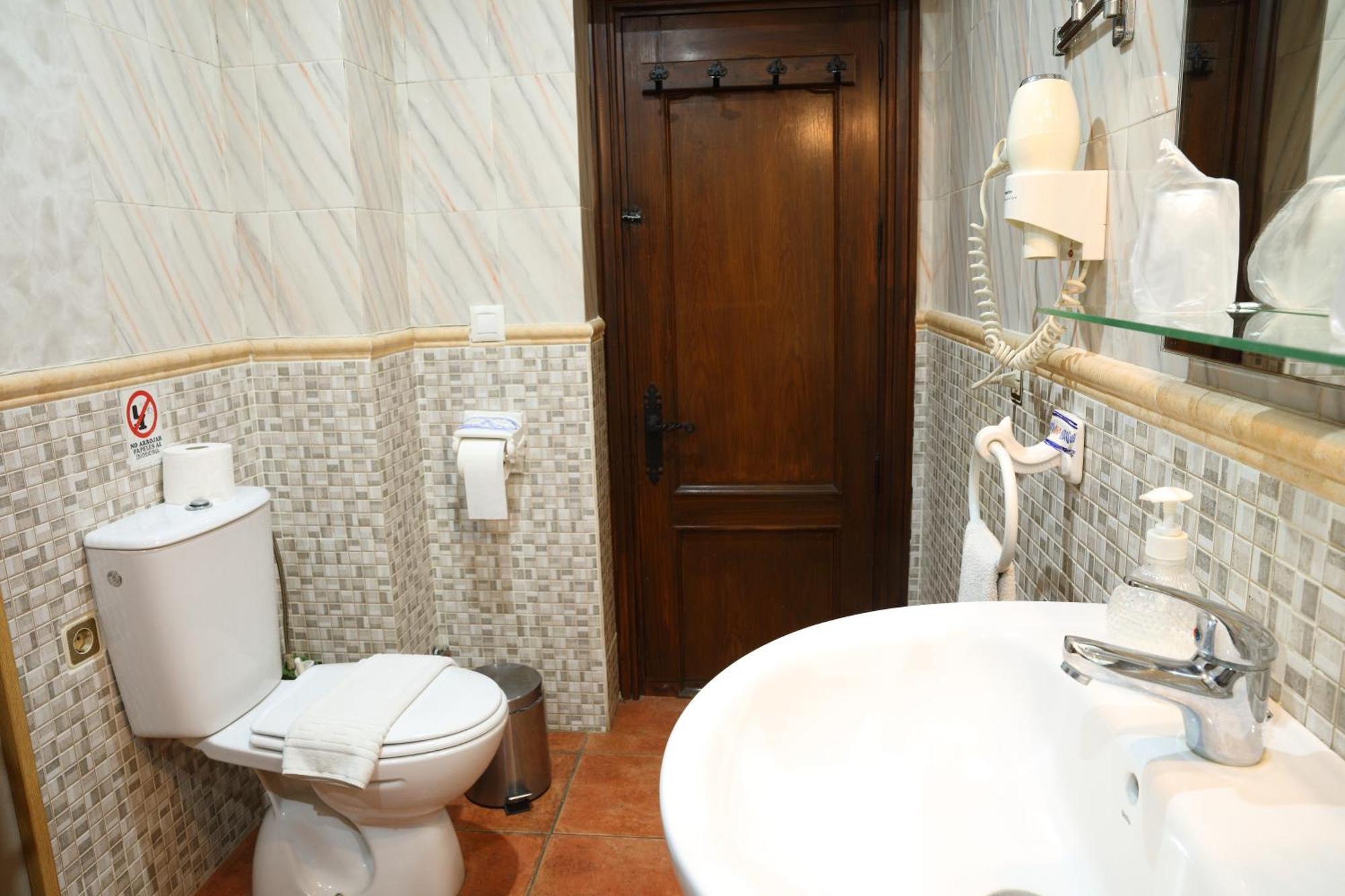 Habitación Doble con baño privado - 2 camas