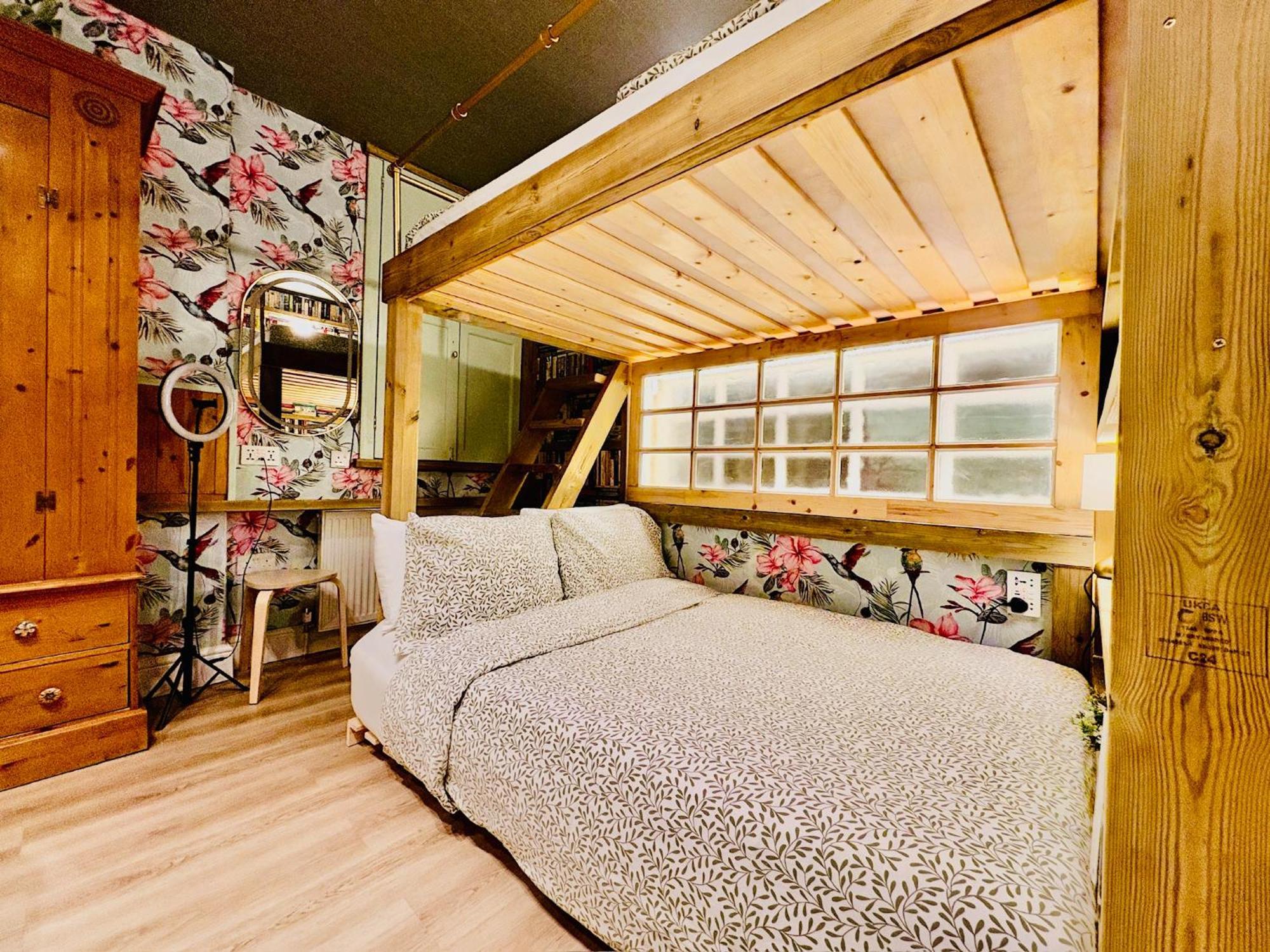 Superior Studio