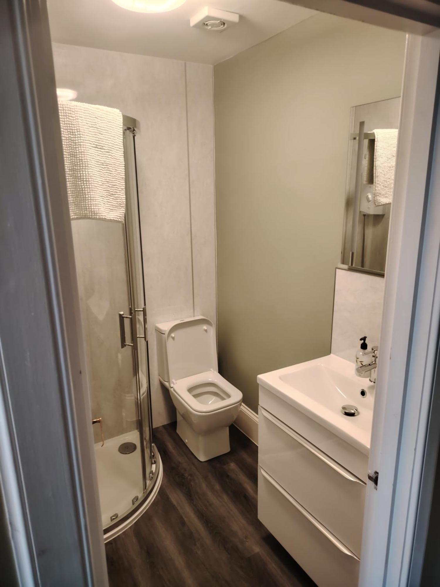 Double or Twin Room with Bathroom