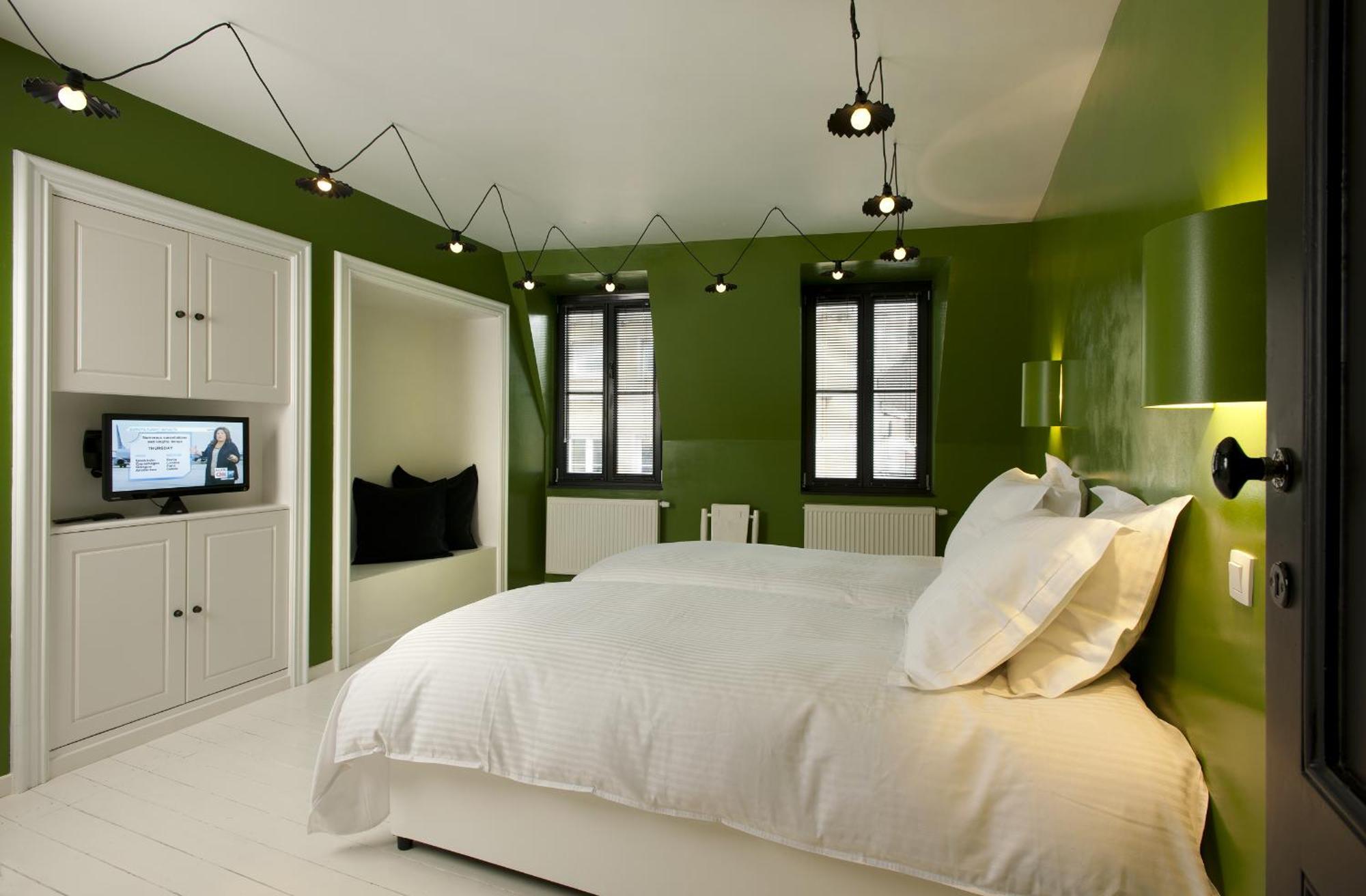 Twin Room with Shower